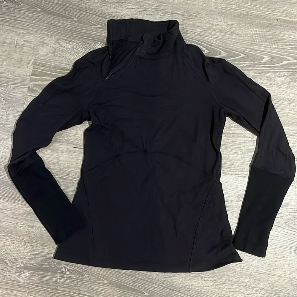 Lululemon black long sleeve quarterzip.